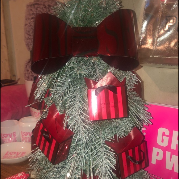 2019 Victory Secret Store Display Christmas Tree, - Picture 2 of 8